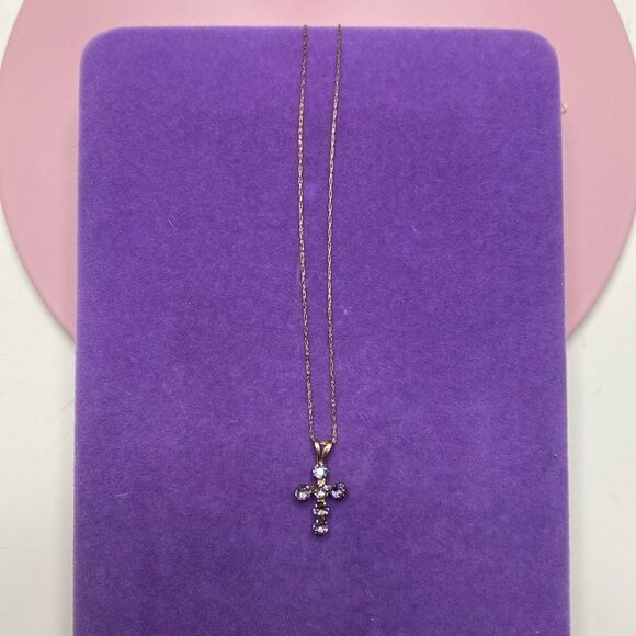💛 Classic 10k Yellow Gold Lolite Cross Necklace - Picture 3 of 10